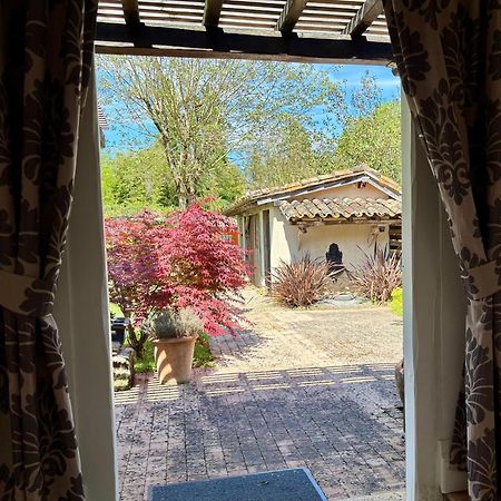 Domaine Des Monges Bed and Breakfast Saint-Seurin-de-Prats Buitenkant foto