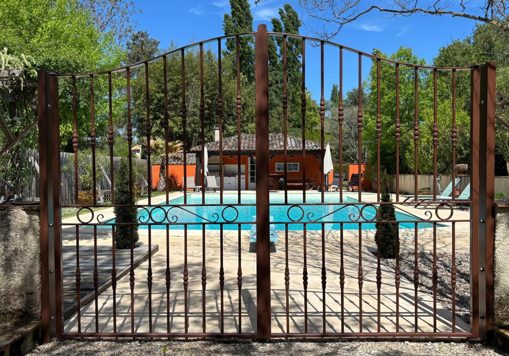 Domaine Des Monges Bed and Breakfast Saint-Seurin-de-Prats Buitenkant foto