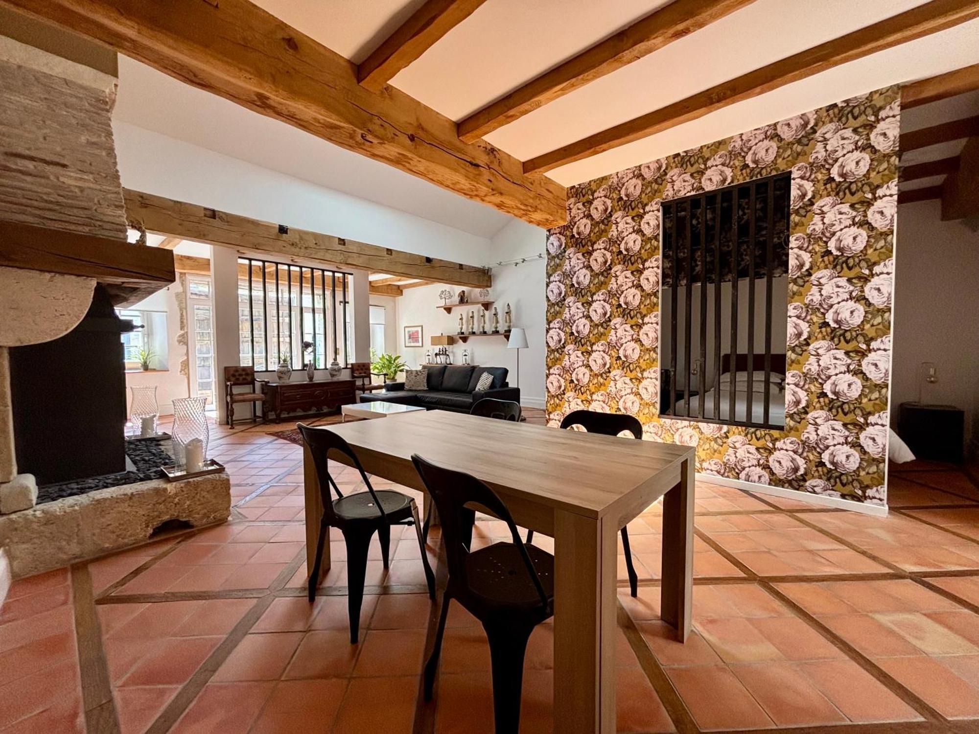 Domaine Des Monges Bed and Breakfast Saint-Seurin-de-Prats Buitenkant foto